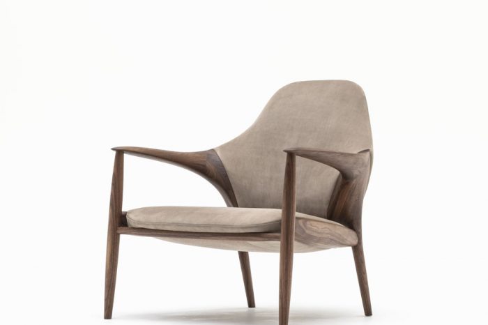 KUNST Armchair, Walnut (oiled), Almond leather