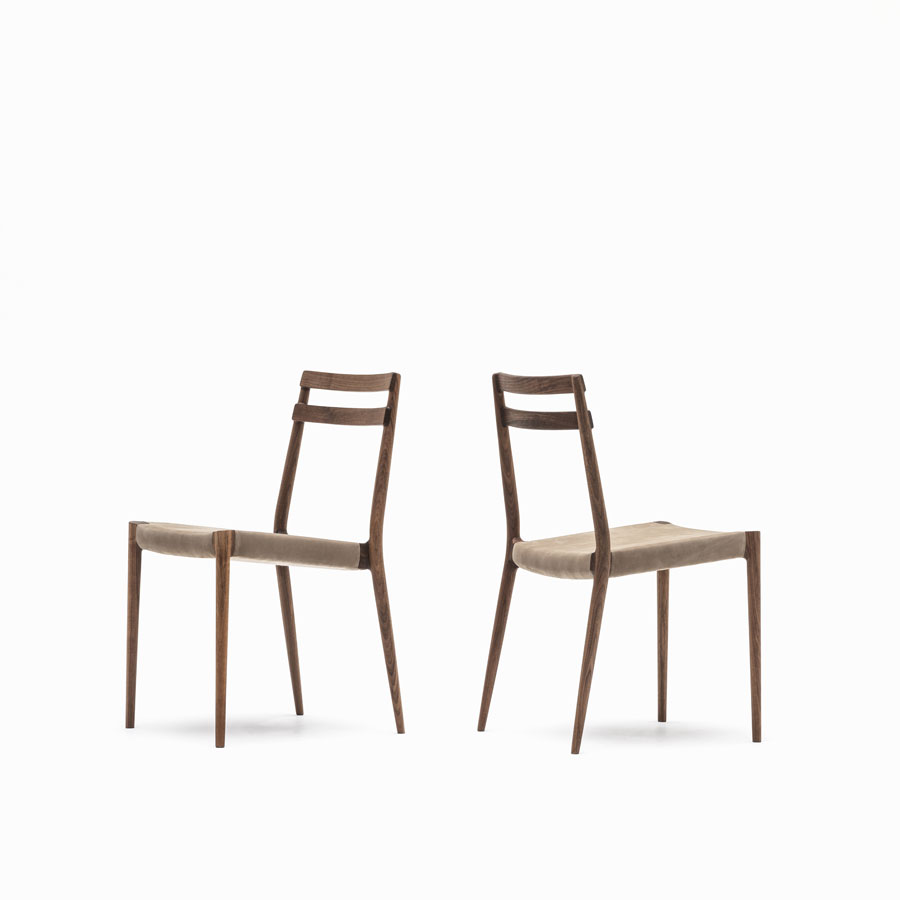 KUNST Cervo Stacking chair, Walnut (oiled), Dune:Almond leather