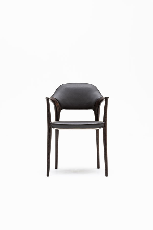 KUNST Diningchair, long arm, Wenge (oiled), Shade:Ebony leather