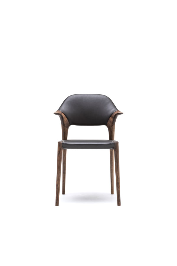 KUNST Diningchair, short arm, Walnut (oiled), Shade:Ebony leather