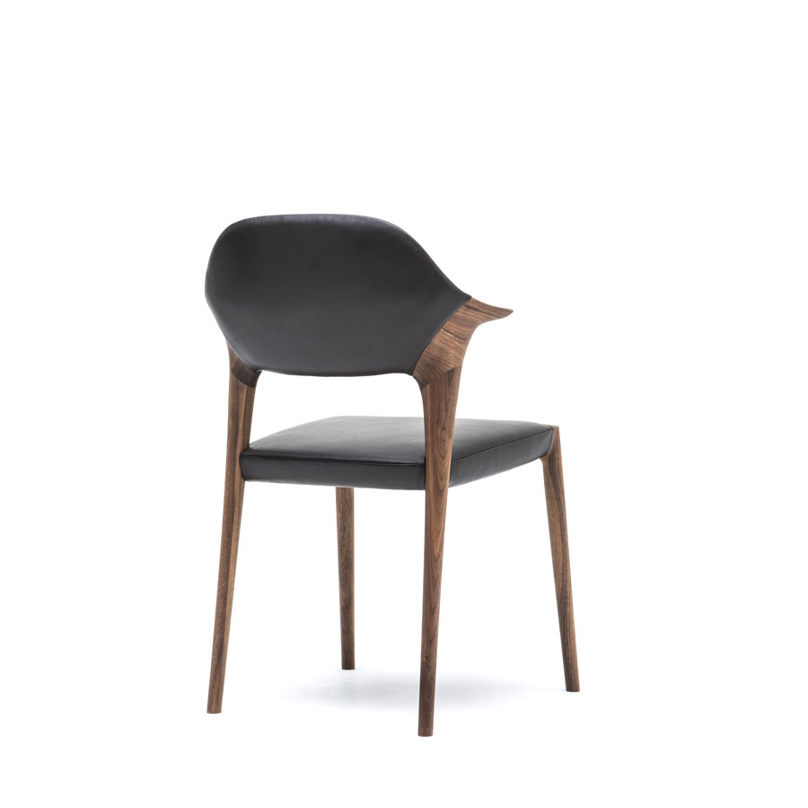 KUNST Diningchair, short arm, Walnut (oiled), Shade:Ebony leather