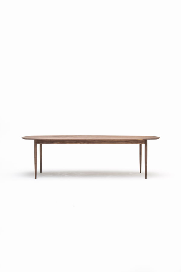 KUNST Table, Walnut (oiled), Solid w2600